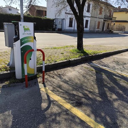 Appartamento Sofia In Zona Residenziale Strategica Wifi Gratuito Carbonara al Ticino Exterior photo